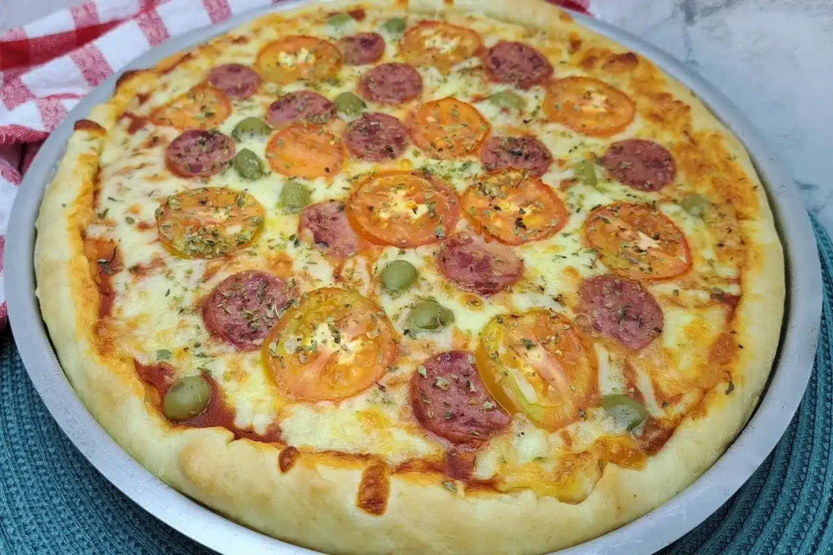 Foto original de uma pizza enviada para a plataforma
